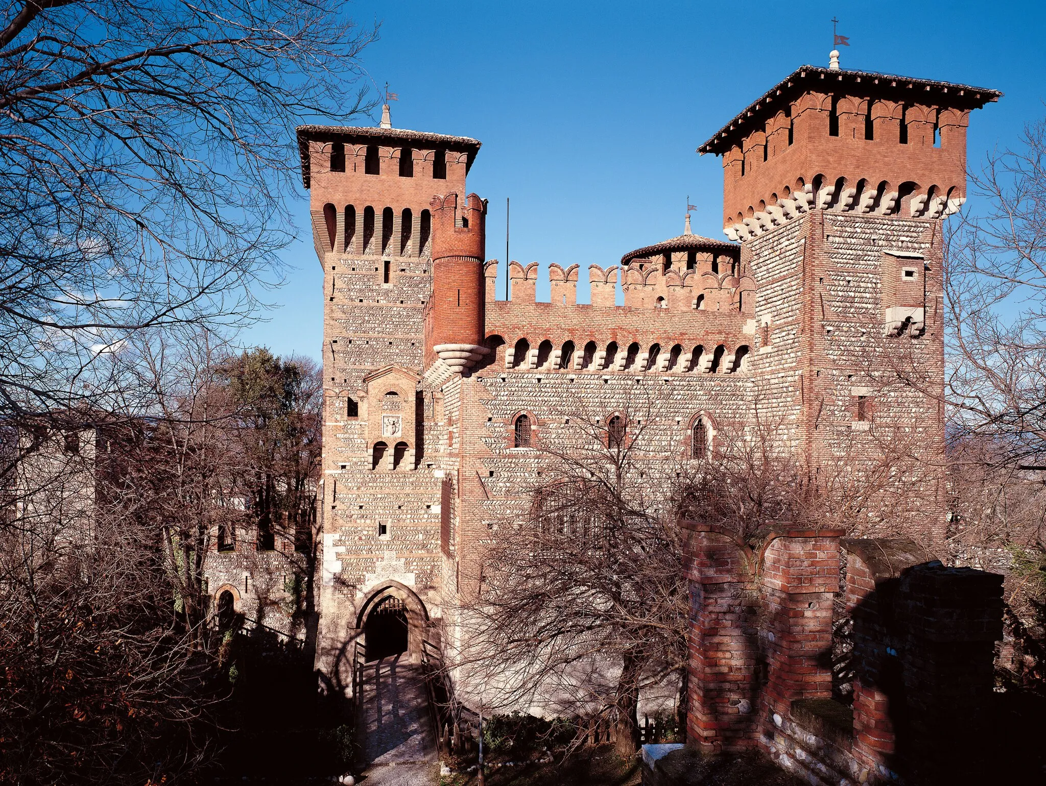 Photo showing: Facciata principale del Castello Bonoris.