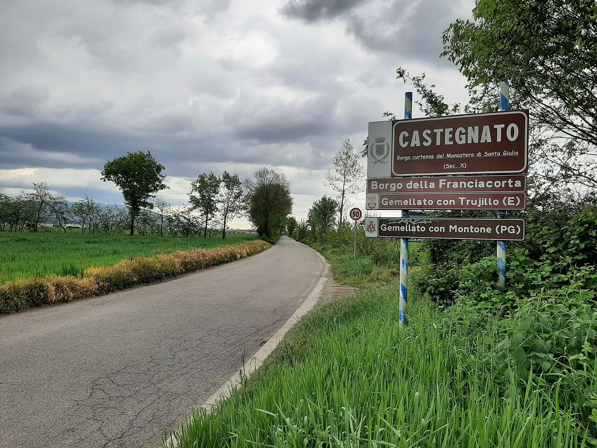 Photo showing: Cartello stradale all'ingresso di Castegnato, in via Cavour