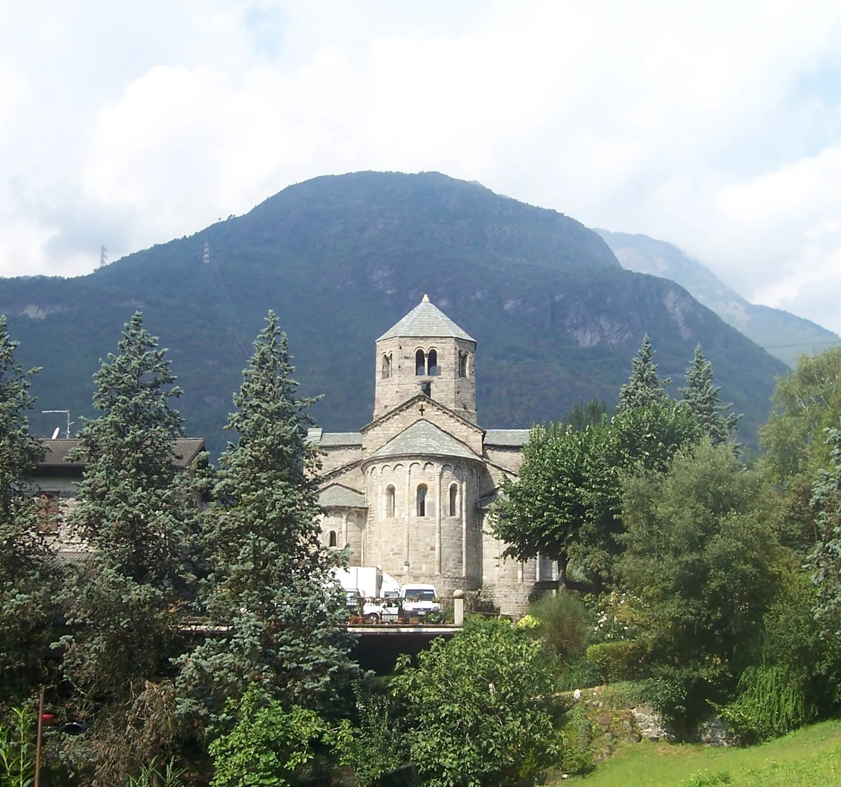 Photo showing: St Salvator Monasterium in Capo di Ponte, Val Camonica, Italy.