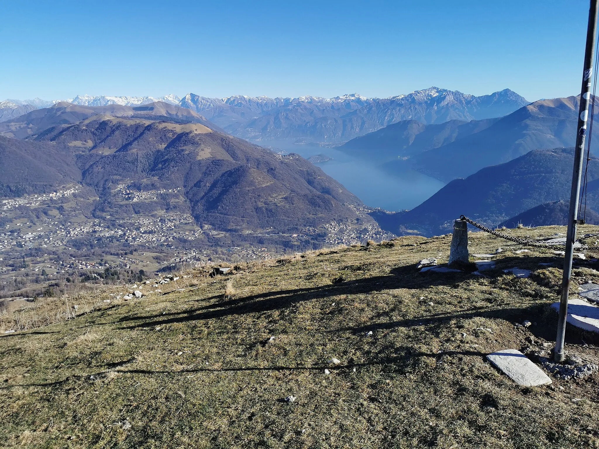 Photo showing: Panorama invernale dalla cima del Pizzo della Croce, Lago di Como.