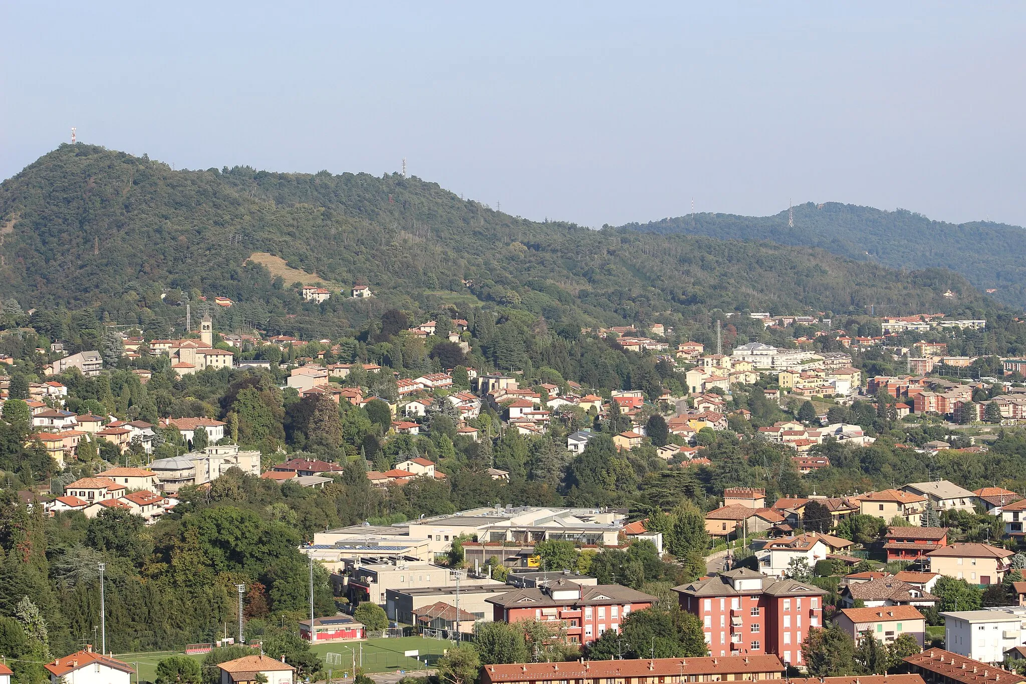 Photo showing: san fermo della battaglia viewed from cavallasca (colombirolino)
