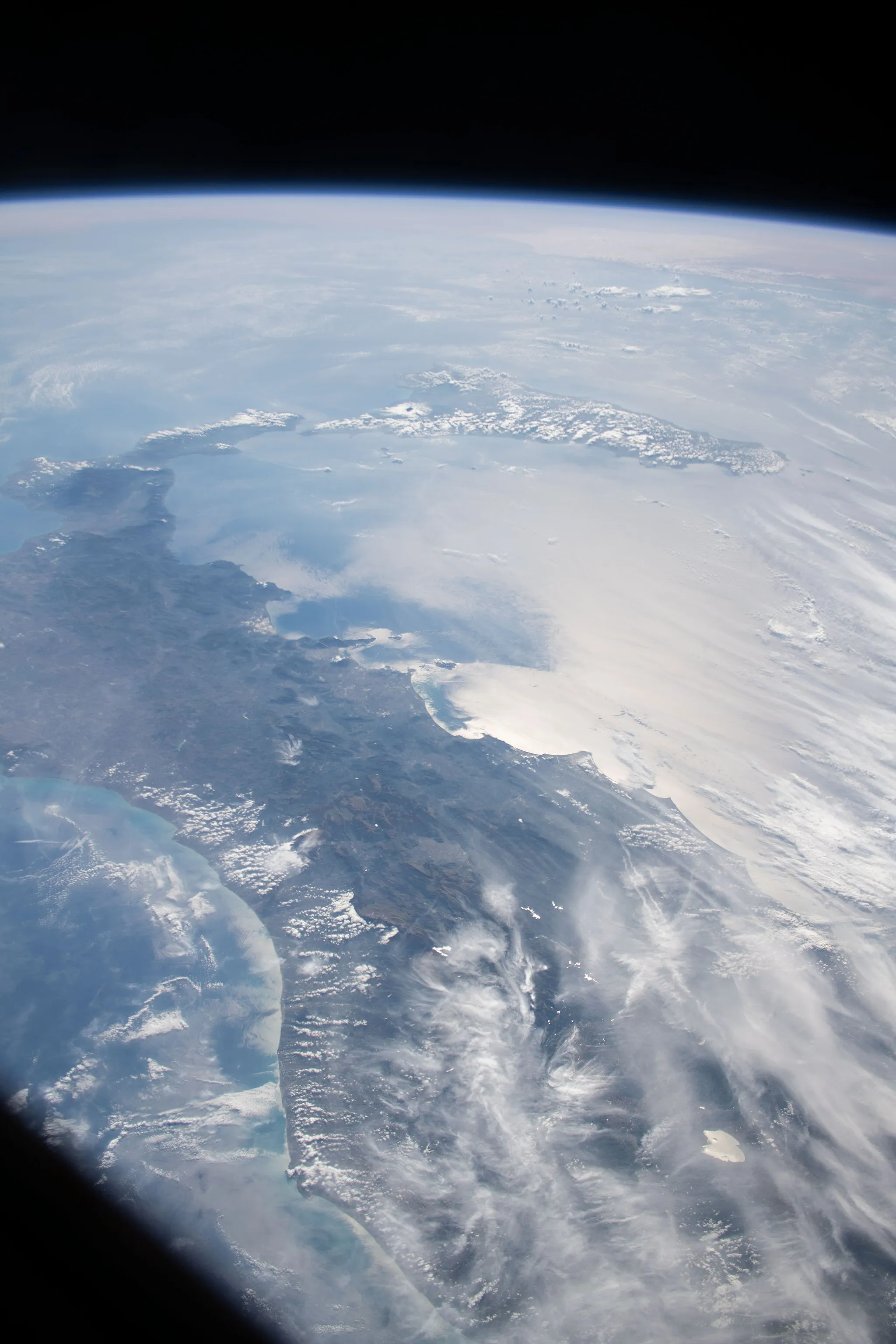 Photo showing: View of Earth taken during ISS Expedition 61.