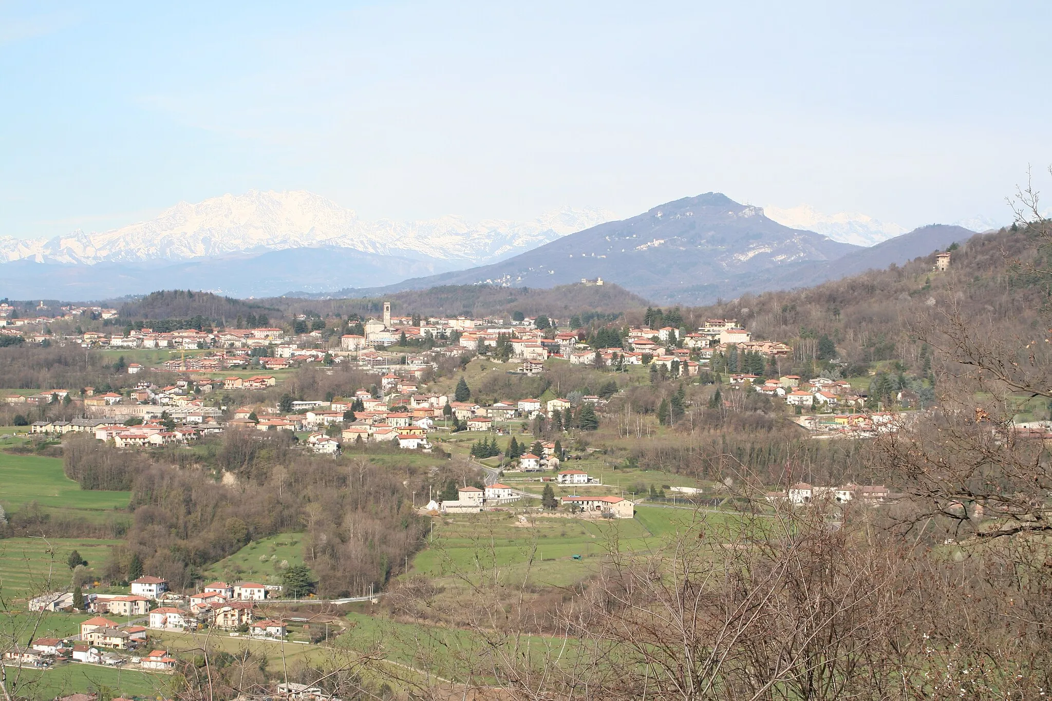 Photo showing: Visione panoramica de Comune di Uggiate Trevano
