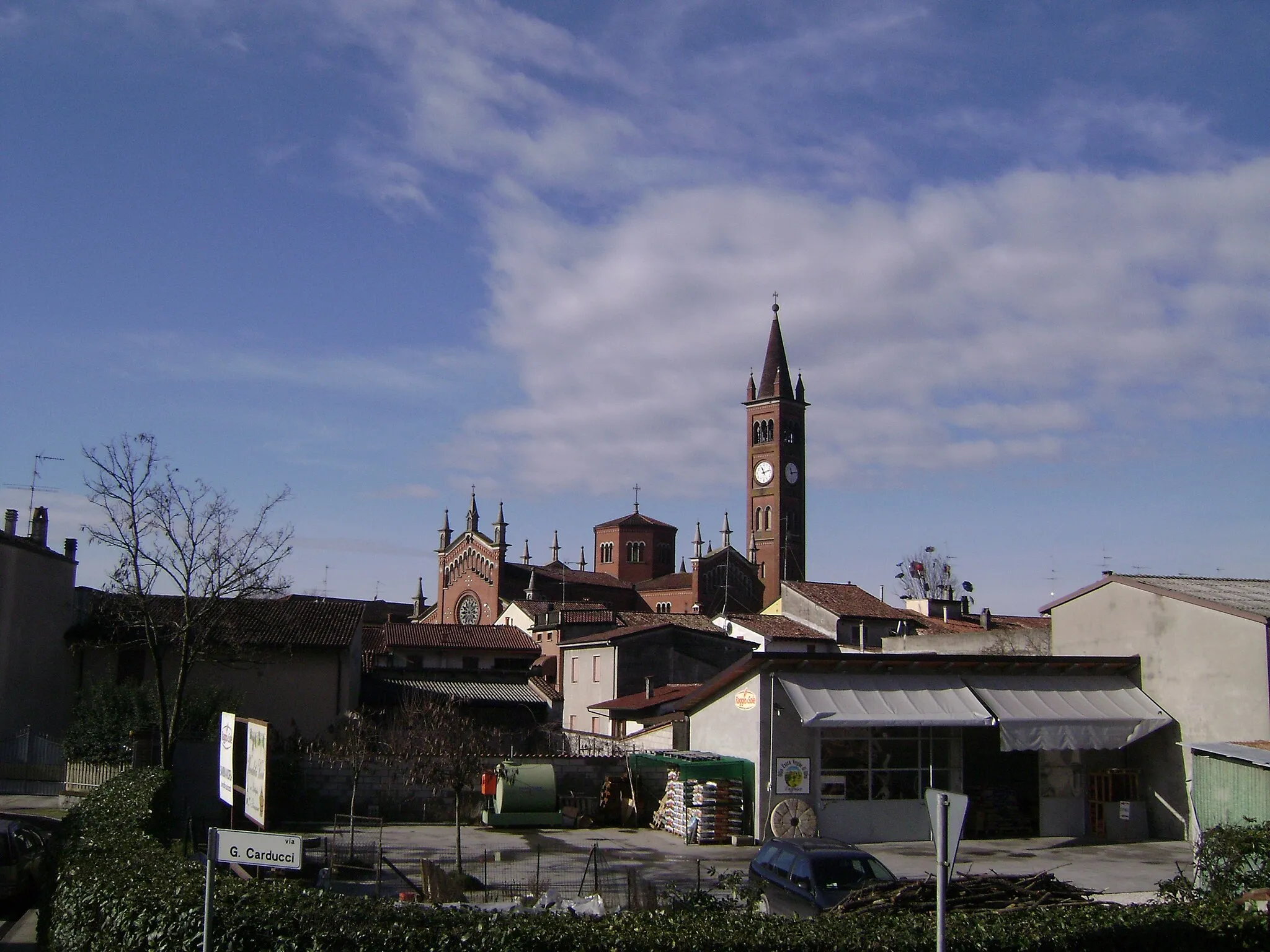 Photo showing: Pescarolo ed Uniti