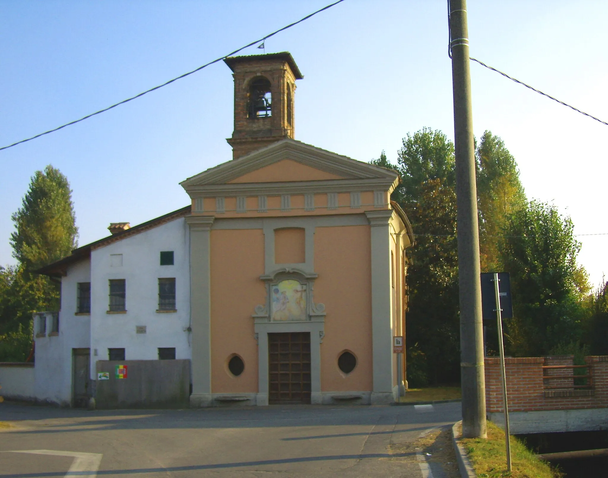 Photo showing: Chiesa della SS. Trinità a Capergnanica (CR)