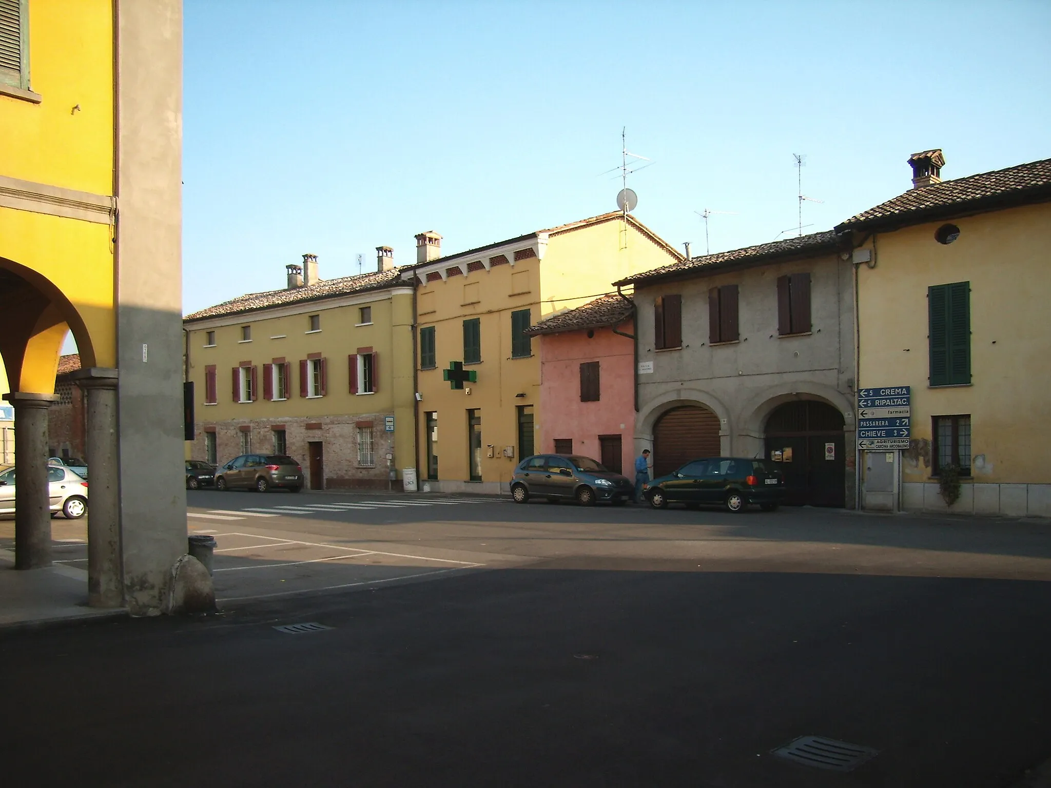 Photo showing: Piazza IV Novembre in Capergnanica (CR), Italy