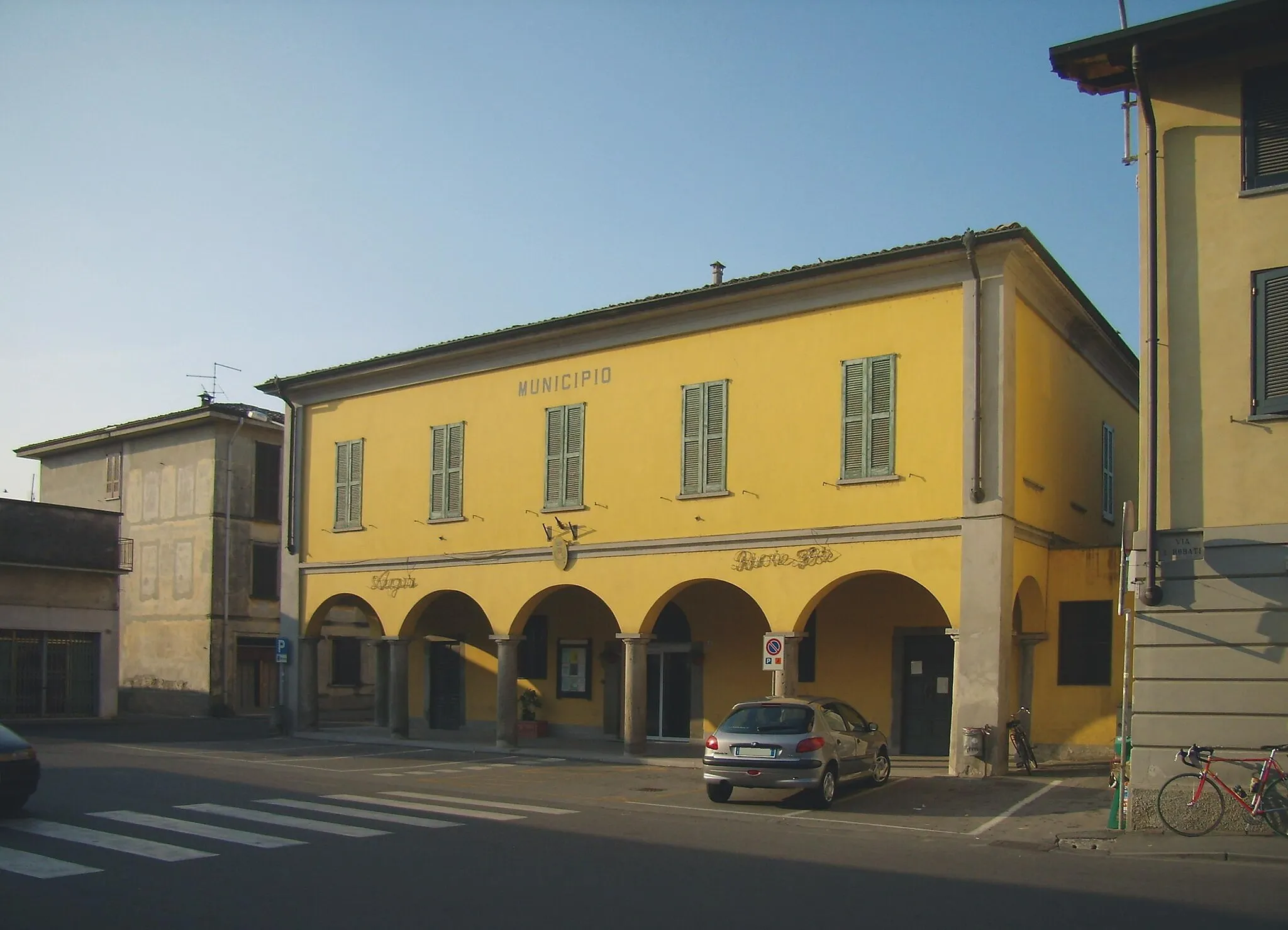 Photo showing: Town hall in Capergnanica, Italy.