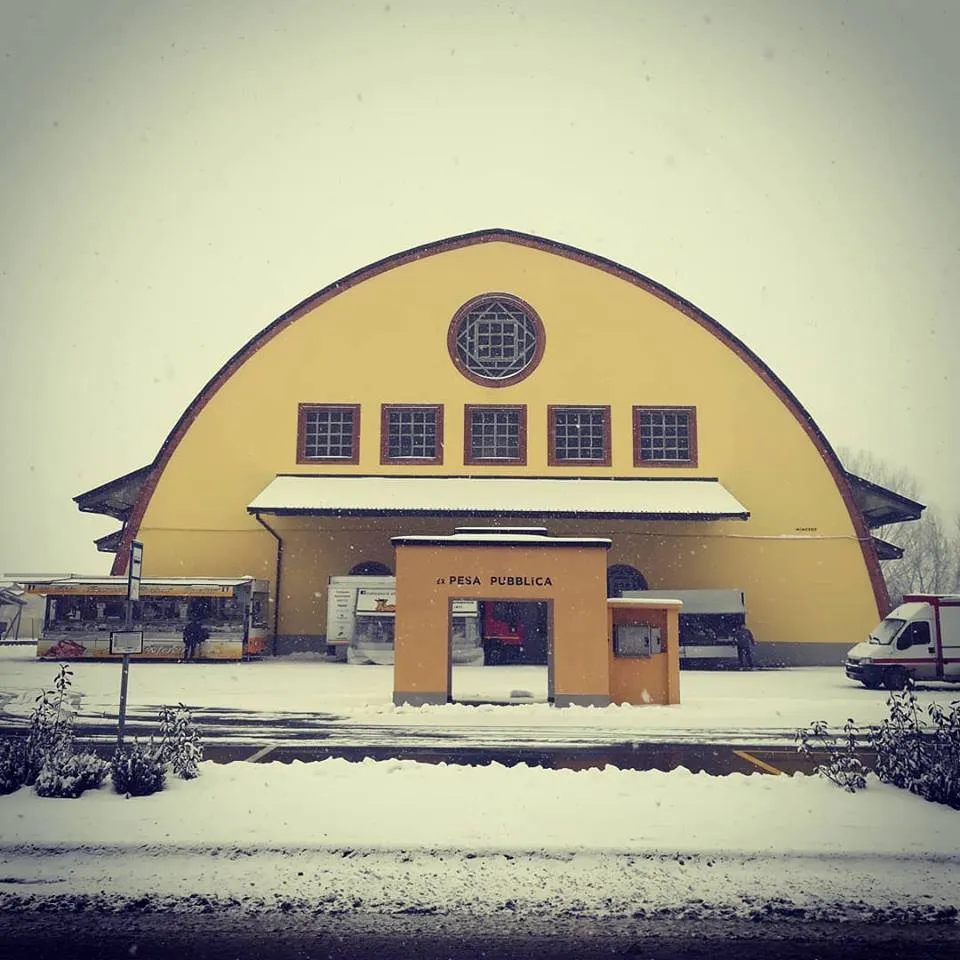 Photo showing: Ex Ammasso del Grano e Piazza del Mercato