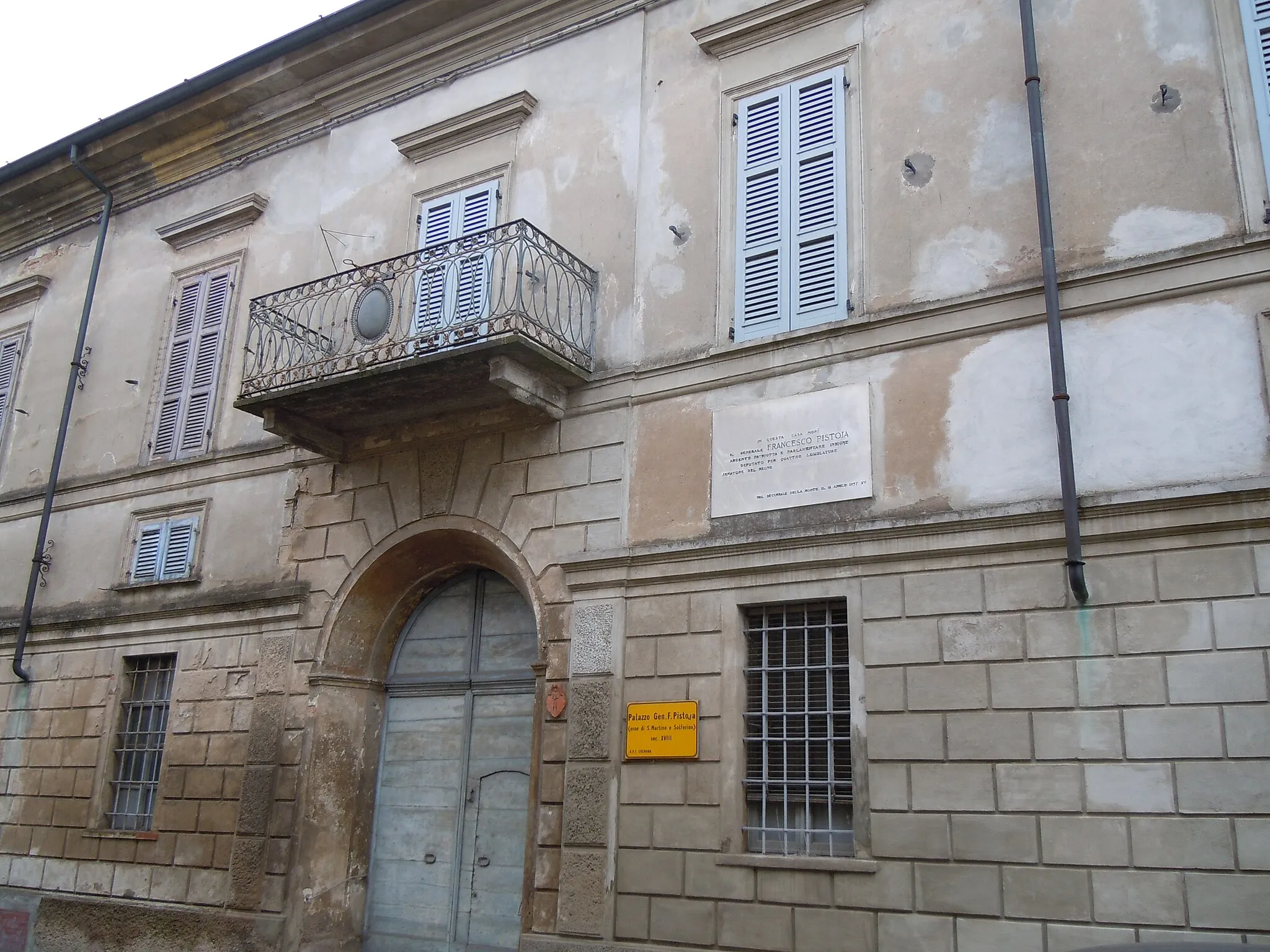 Photo showing: Isola Dovarese, Palazzo Pistoia.