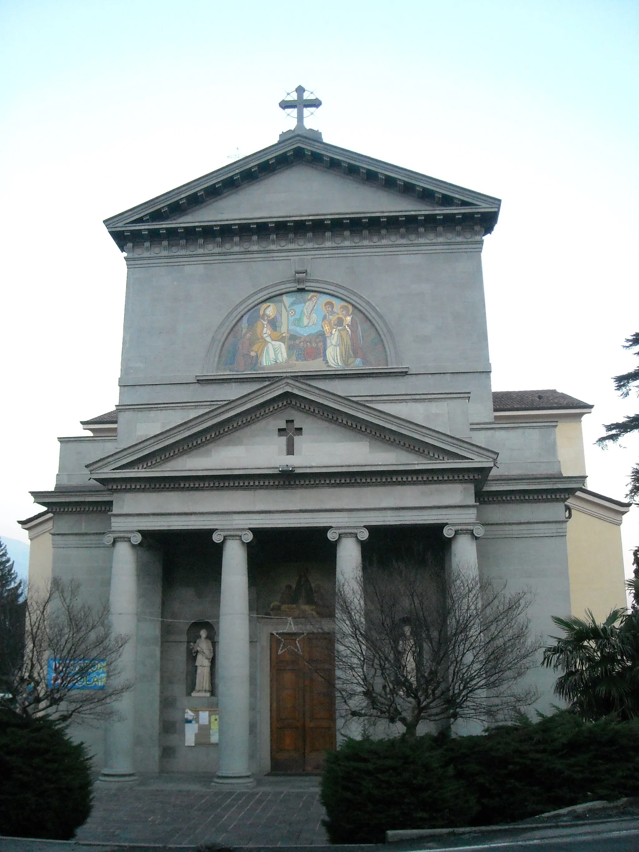 Photo showing: Parish church of the Saints Sisinius, Martyrius and Alexander, Brivio, Lecco, Italy