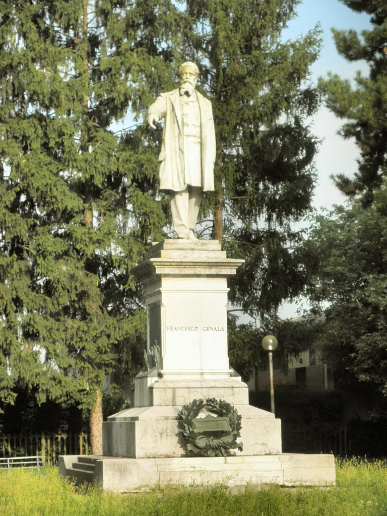 Photo showing: Monumento a Francesco Genala a Soresina