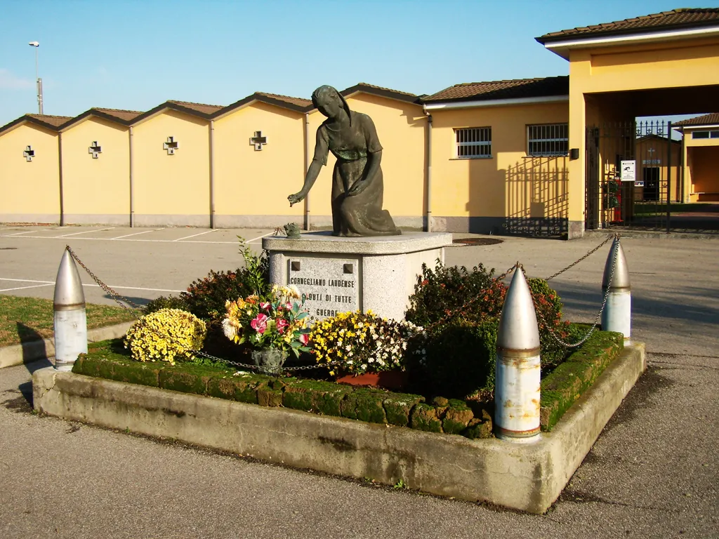 Photo showing: Monumento ai Caduti a Cornegliano Laudense