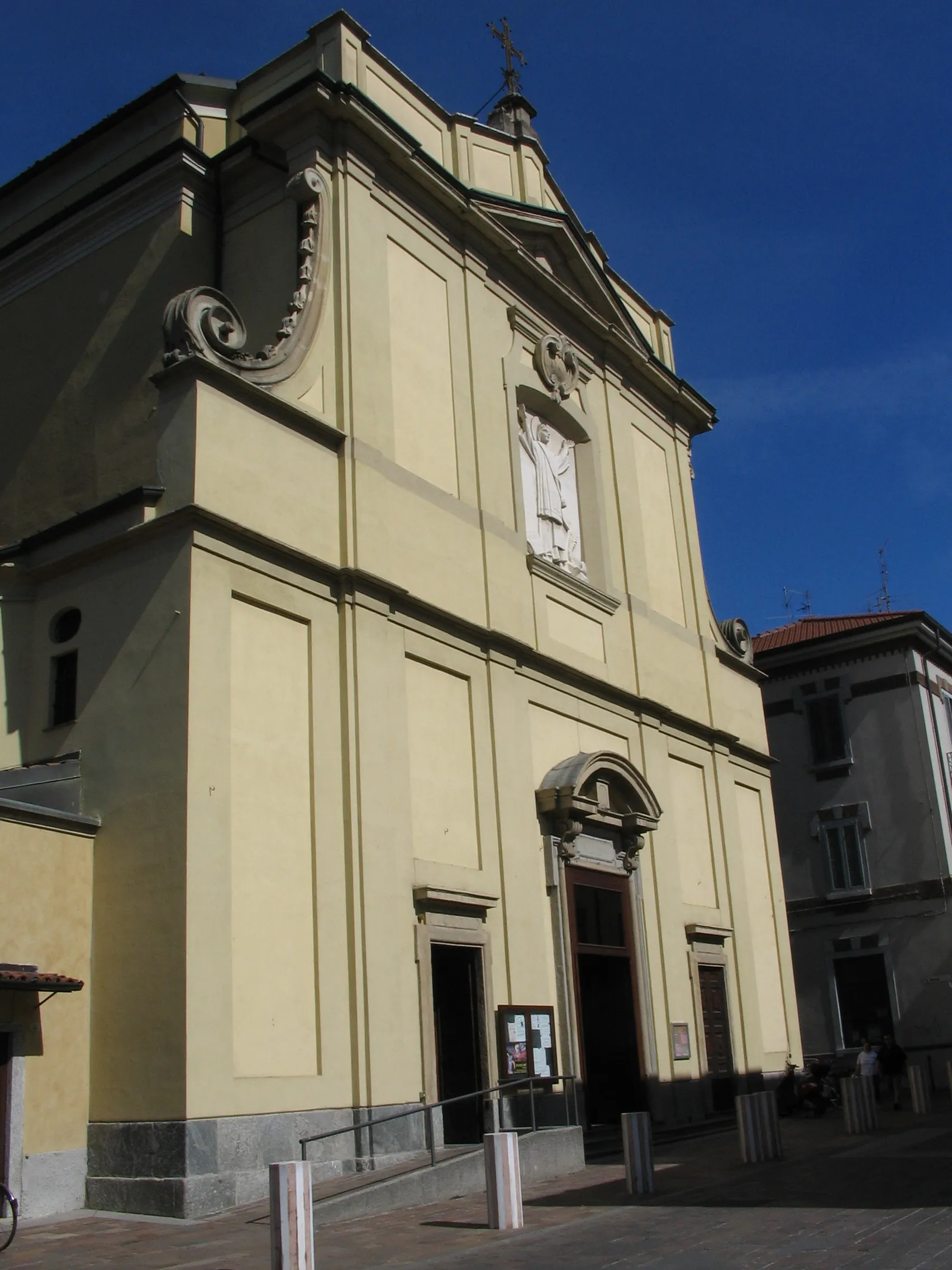 Photo showing: Osnago, la parrocchiale.