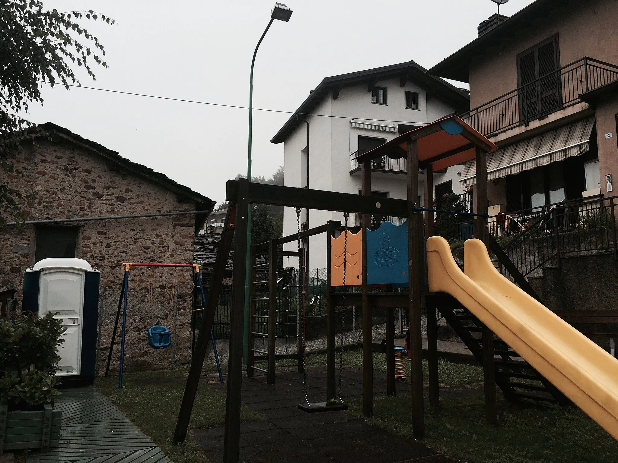 Photo showing: Crandola Valsassina under the rain. Park.