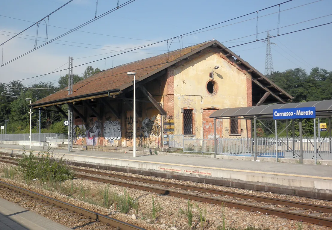 Photo showing: Stazione ferroviaria di Cernusco-Merate, il magazzino merci.