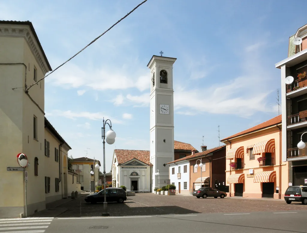 Photo showing: Piazza Maggiore a Salerano sul Lambro