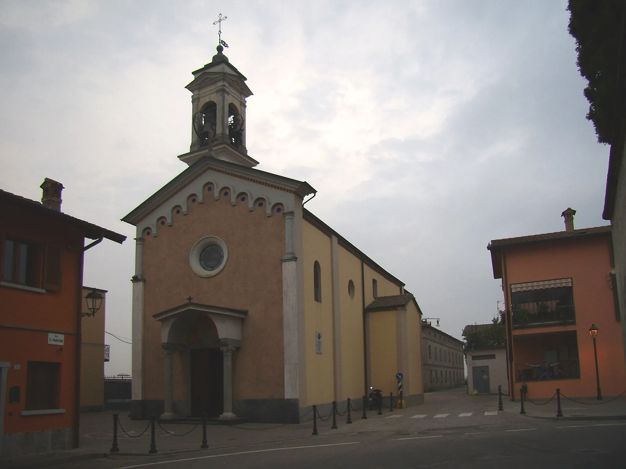 Photo showing: Chiesa parrocchiale di San Bassiano a Lavagna, frazione del comune di Comazzo.