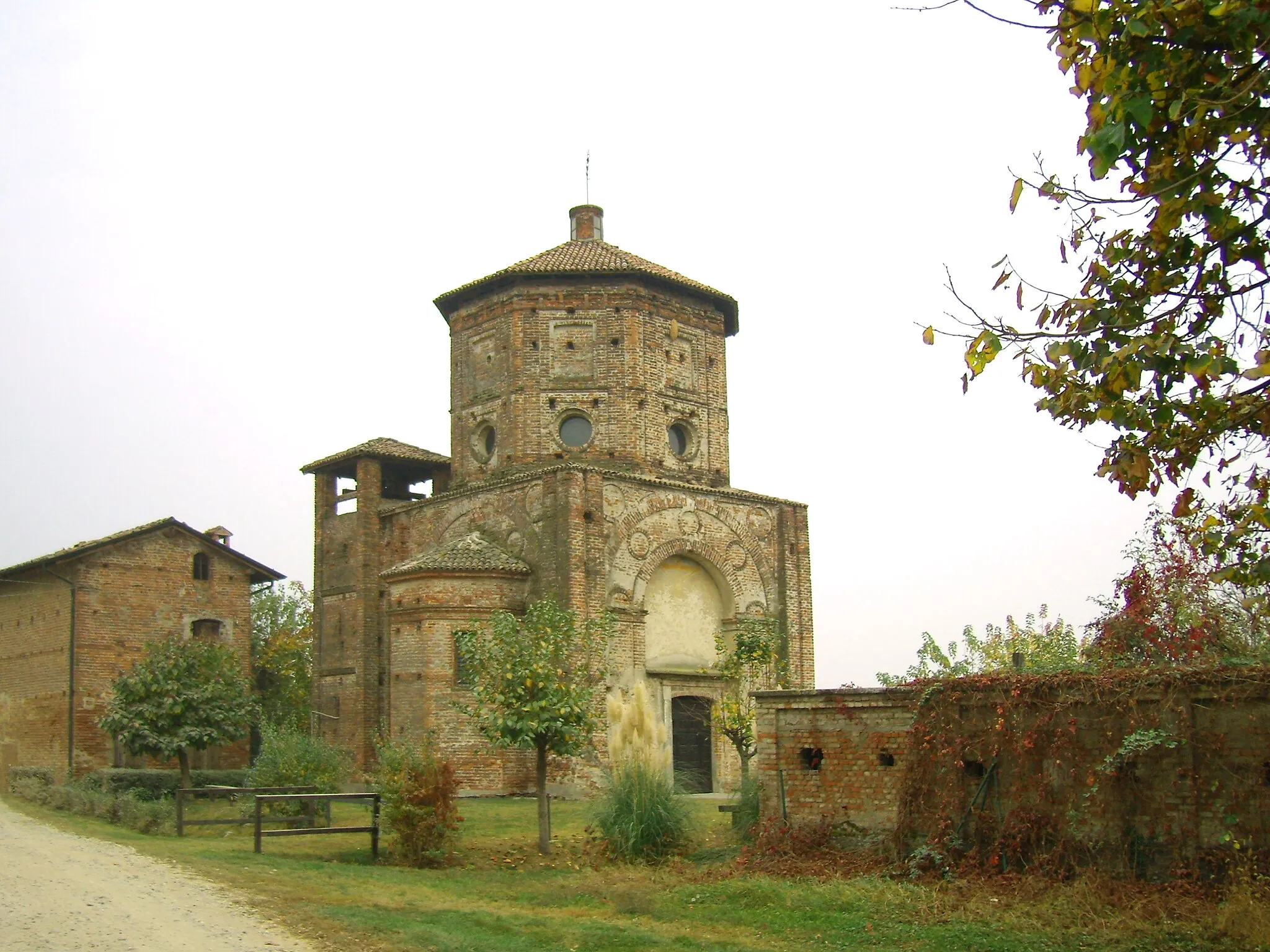 Photo showing: Oratorio di San Biagio in Rossate presso Lavagna, frazione del comune di Comazzo.