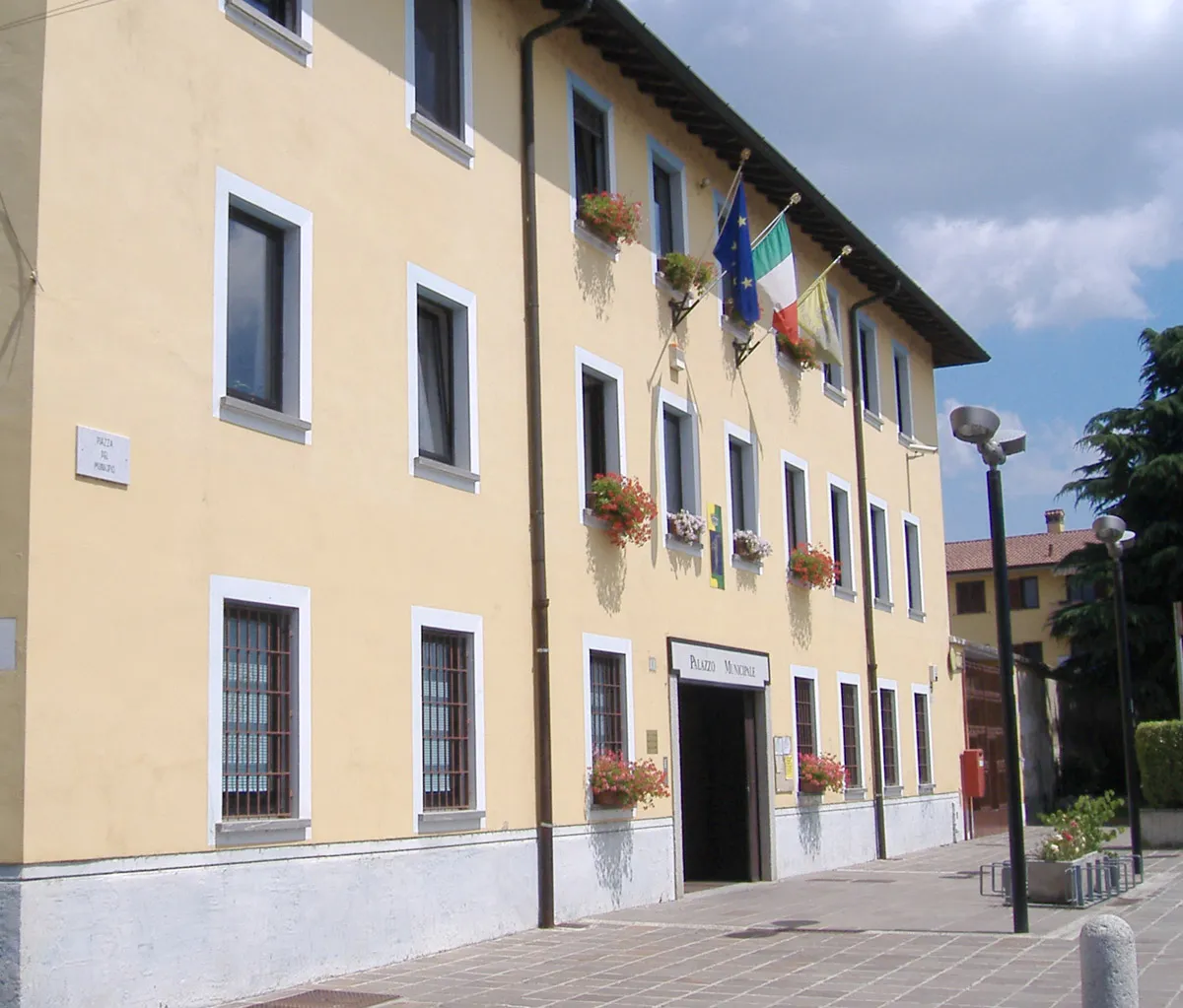Photo showing: The town hall of Cervignano d’Adda, (LO), Italy