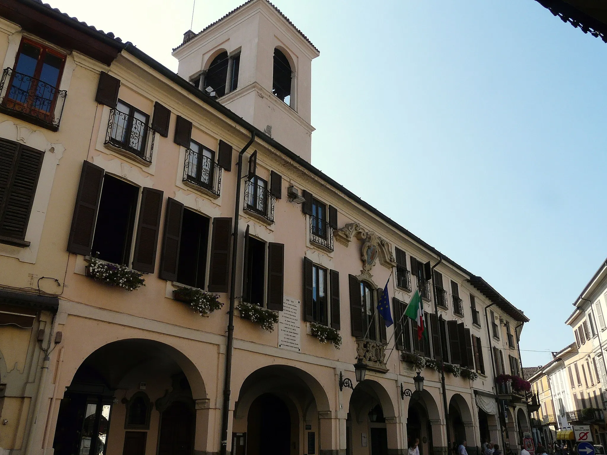 Photo showing: Municipio di Abbiategrasso, Lombardia, Italia