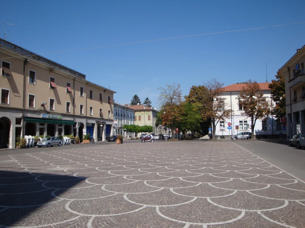 Photo showing: Piazza A. Manzoni, Viadana