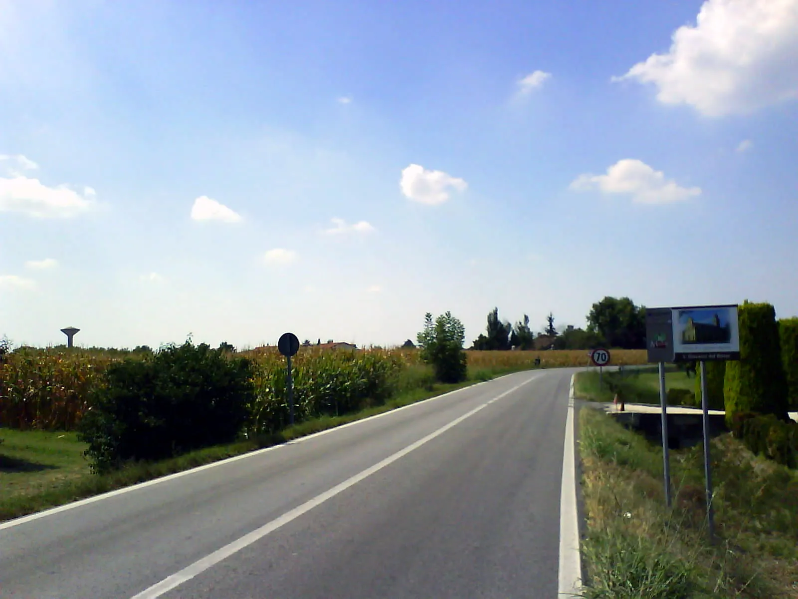 Photo showing: Strada SS496 a San Giovanni del Dosso