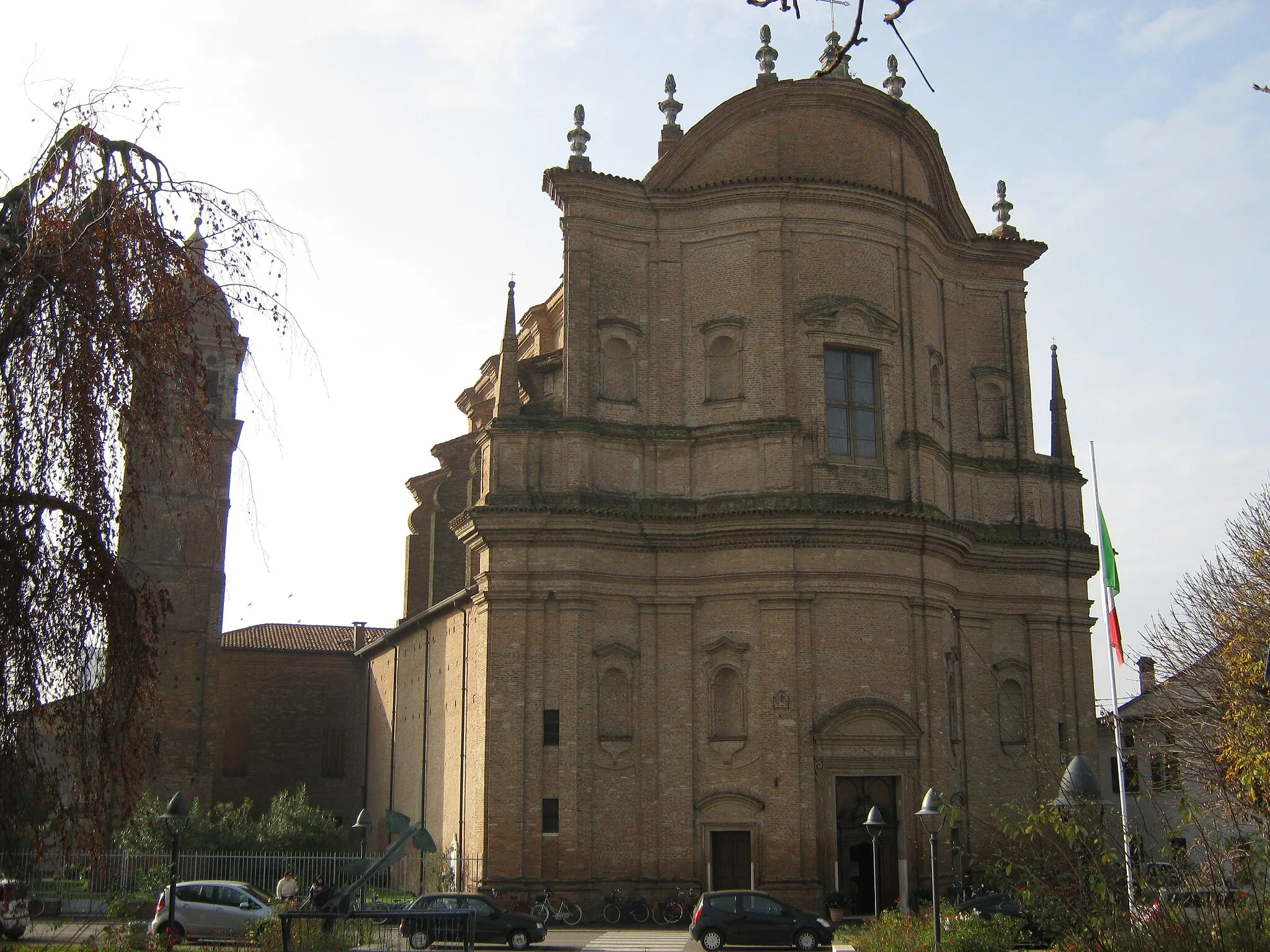 Photo showing: Parish church, Revere, Lombardia, Italy