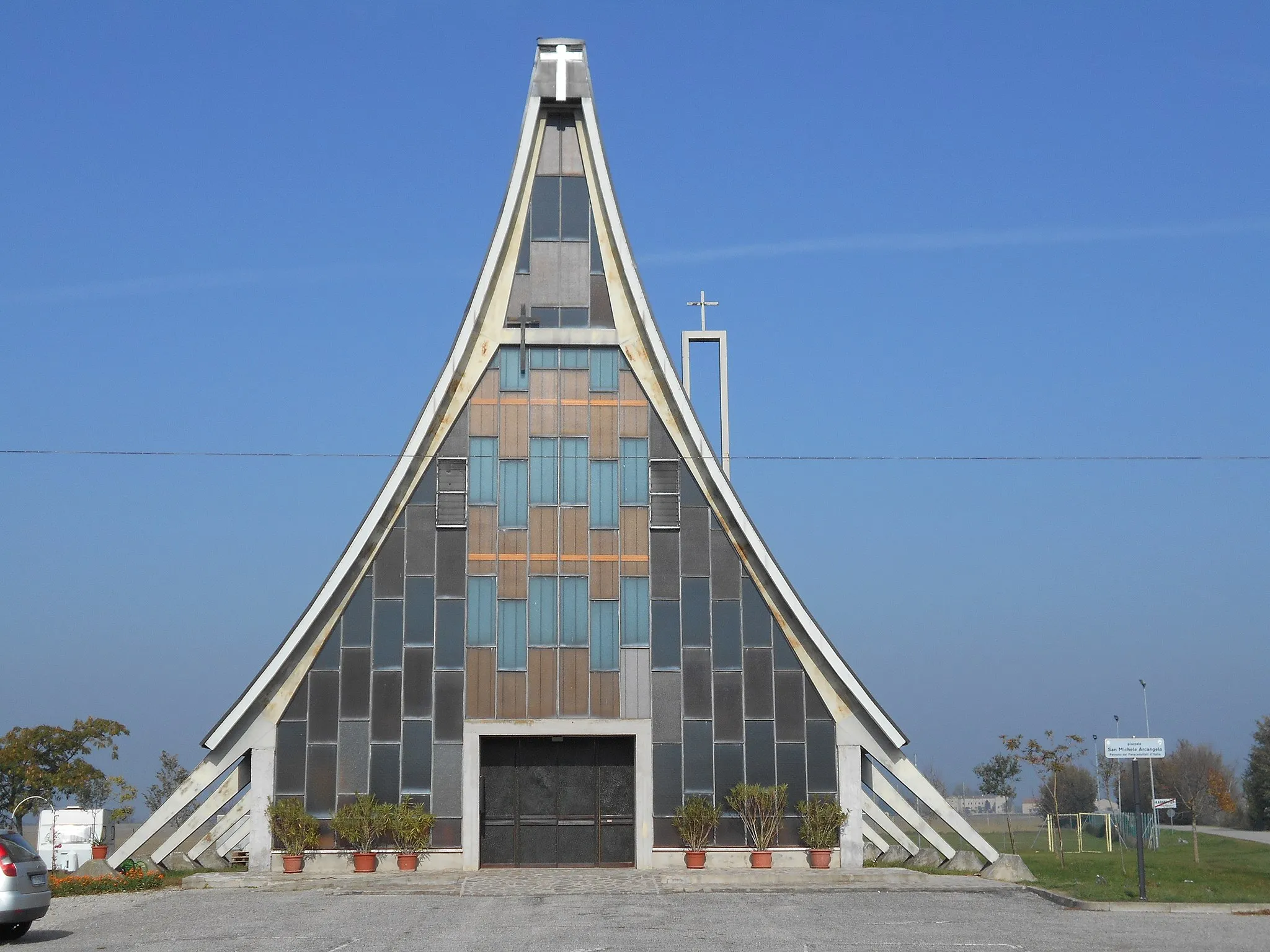 Photo showing: Dragoncello Stoppiaro, Poggio Rusco, la chiesa della Beata Vergine Maria Ausiliatrice.