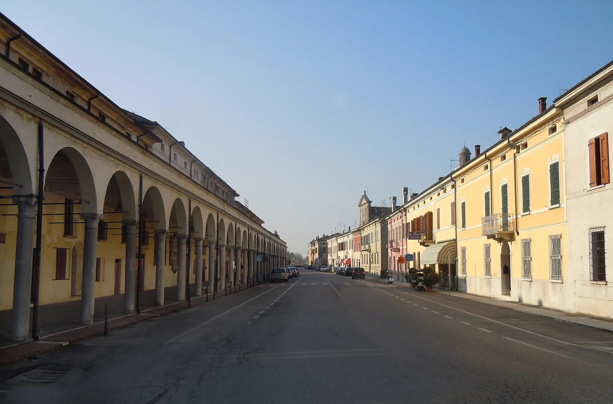 Photo showing: Gazzuolo, panorama.