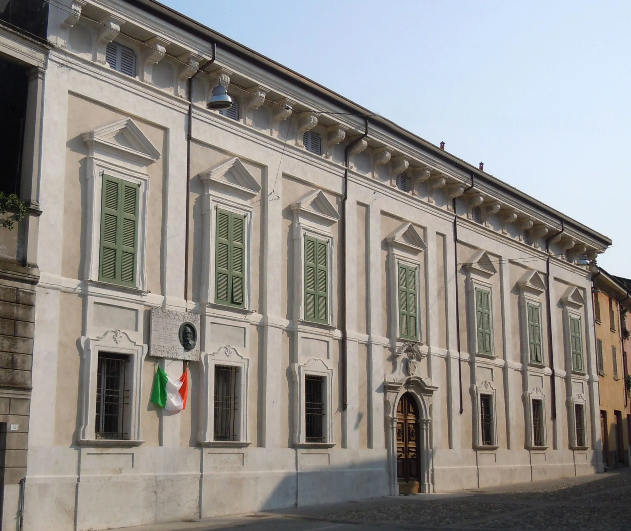 Photo showing: Medole, Ceni Palace, the first ambulance of the Battle of Solferino and San Martino. Coor: 45.325501,10.510396