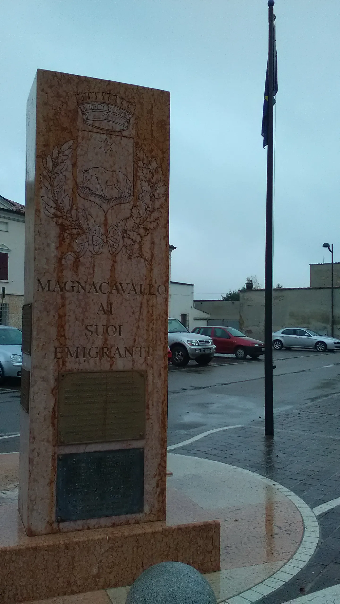Photo showing: Monumento agli emigranti di Magnacavallo