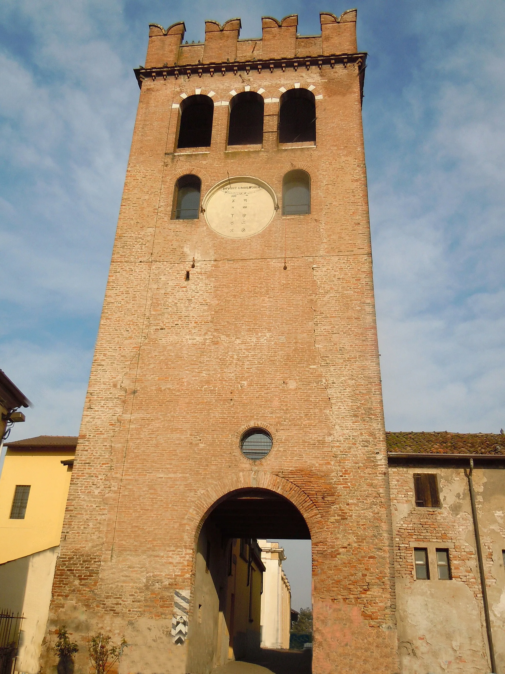 Photo showing: Castellucchio, torre castello.