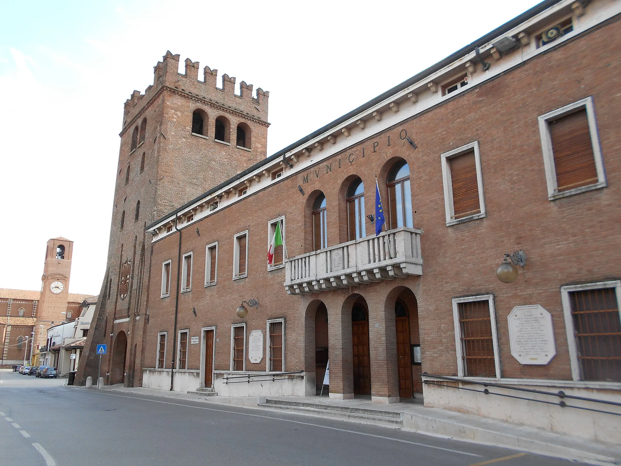 Photo showing: Municipio, torre, campanile, Sermide