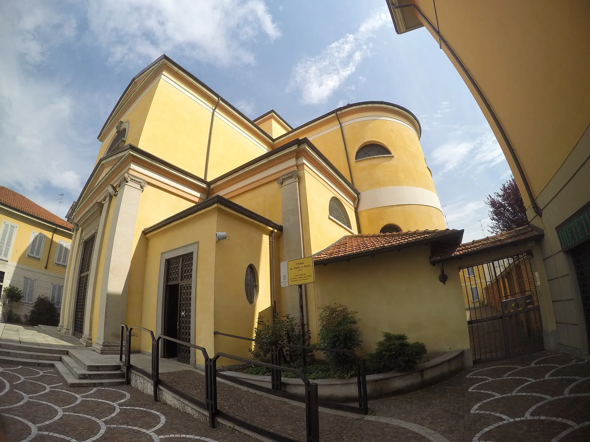 Photo showing: Corsico MI - Chiesa di San Pietro e Paolo

Corsico MI - Chiesa di San Pietro e Paolo