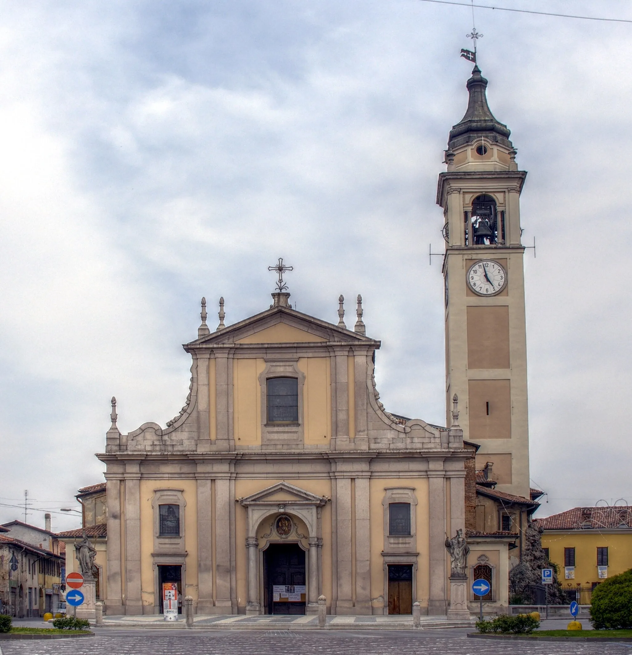 Photo showing: Castano Primo, MI, Italy - San Zenone church - External view