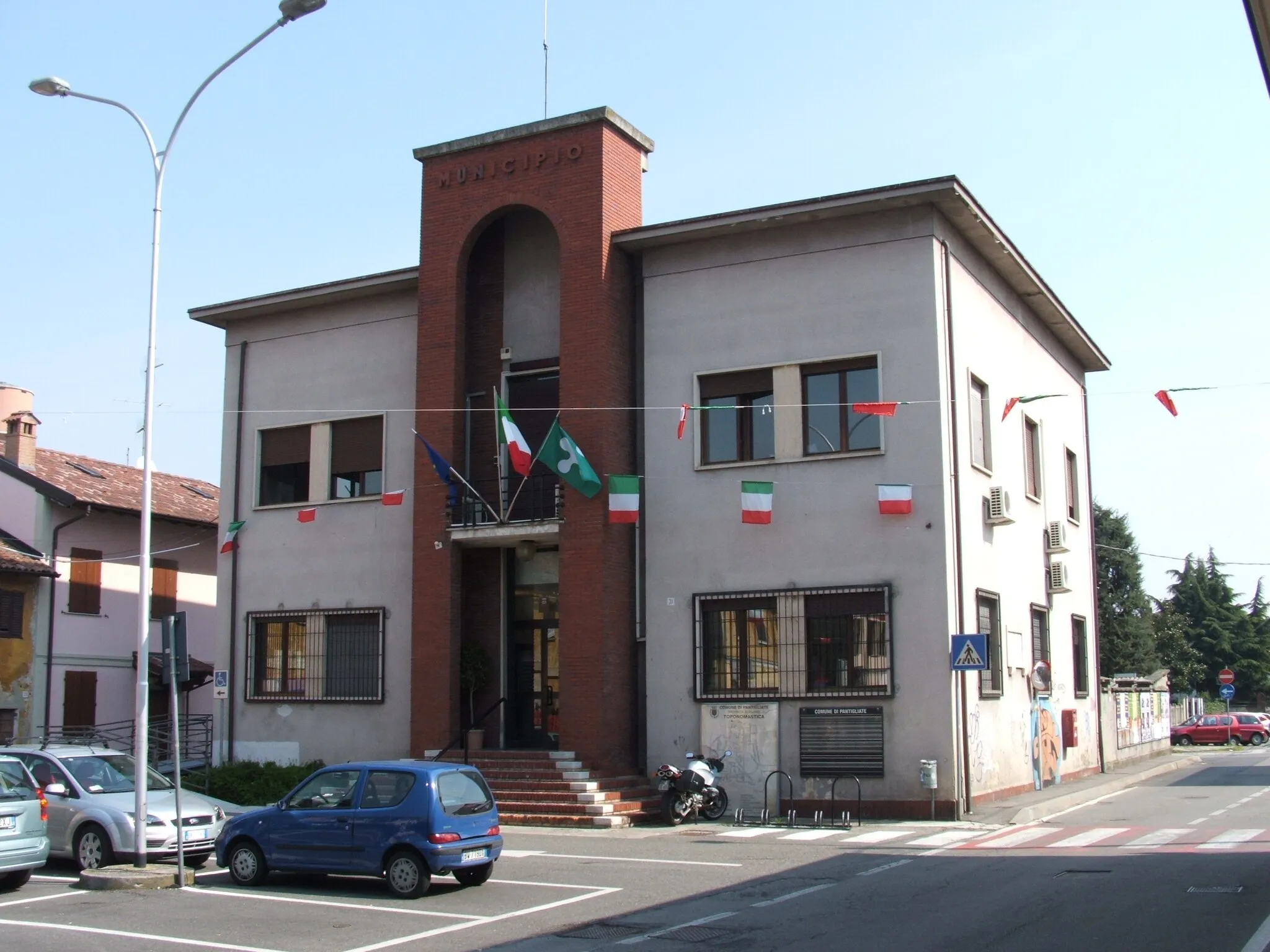 Photo showing: Municipio di Pantigliate (MI)