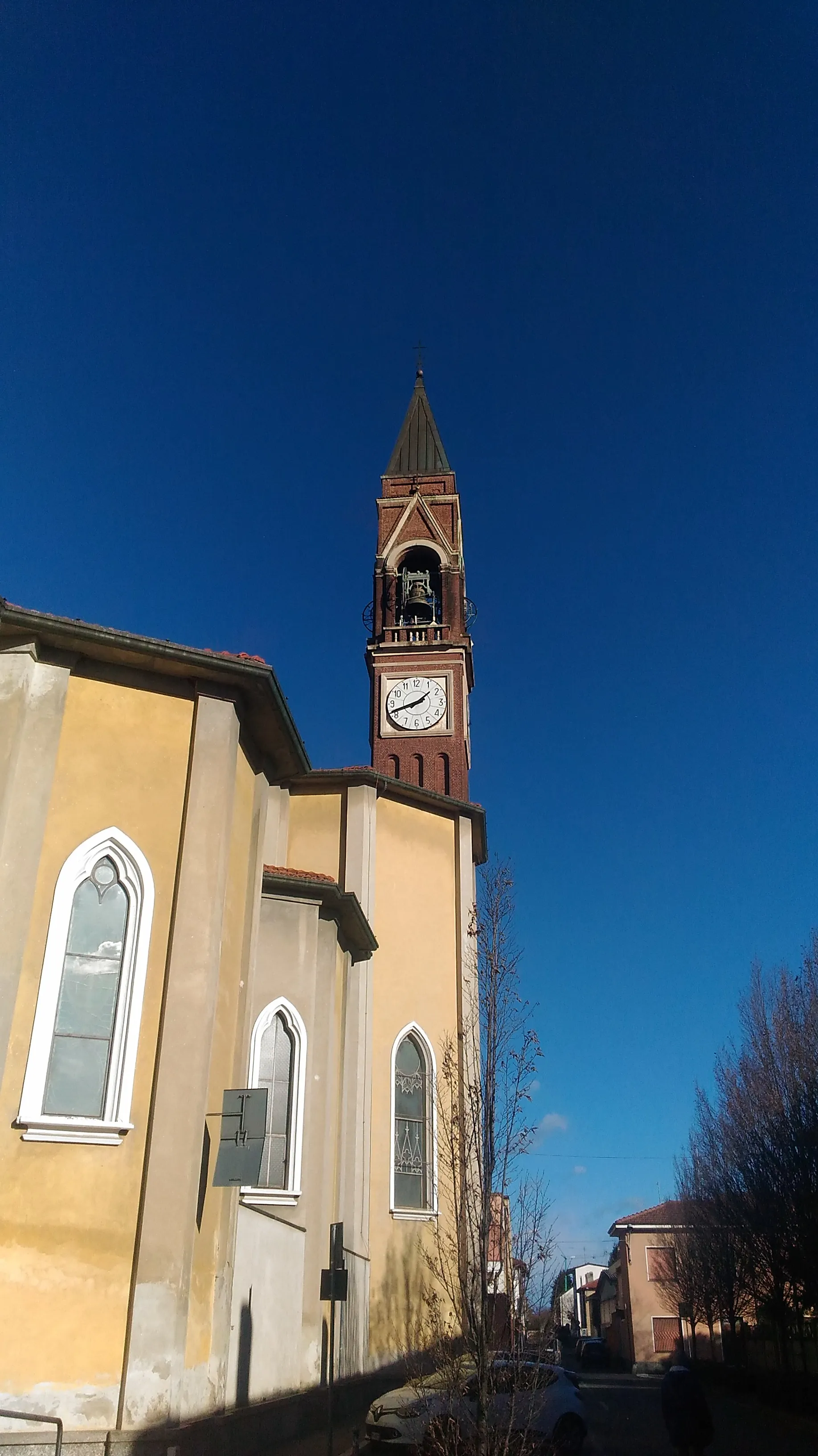 Photo showing: Campanile della chiesa di San Vittore a Villa Cortese (MI).