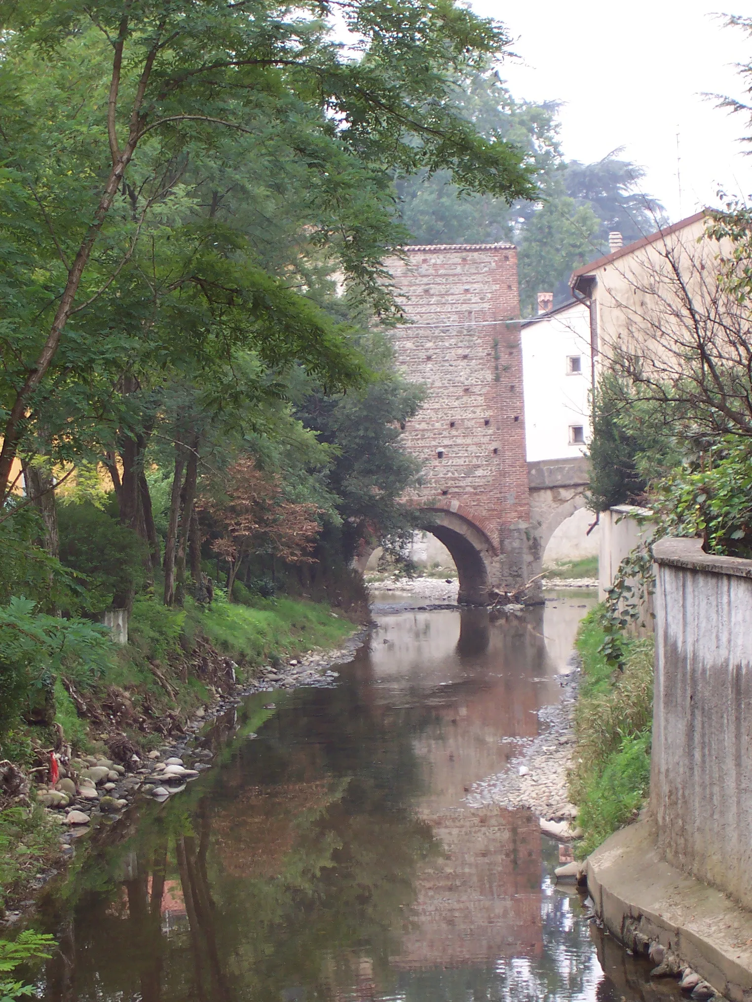 Photo showing: The river Molgora in Vimercate/Italy.