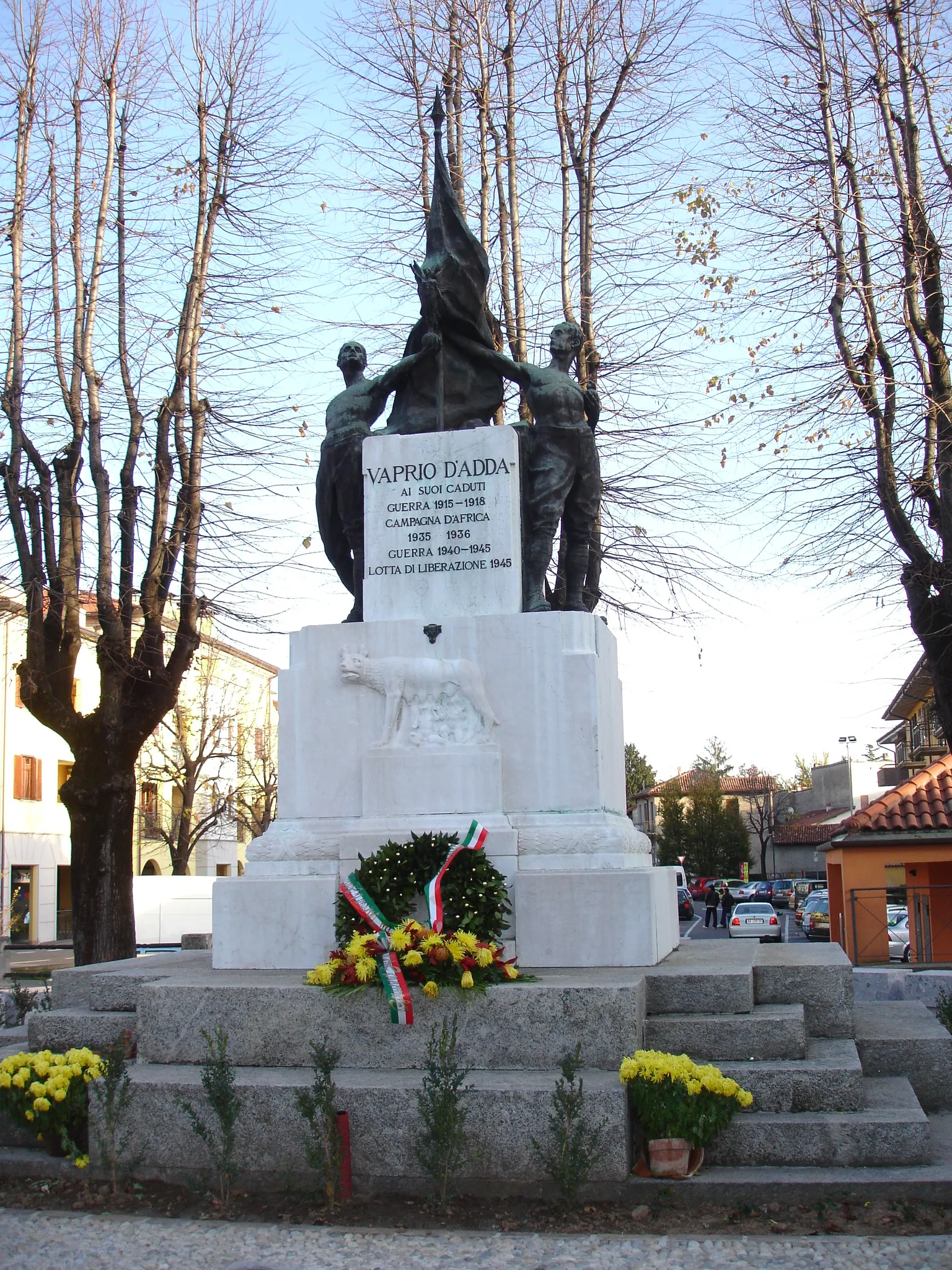 Photo showing: War memorial in Vapiro d'Adda