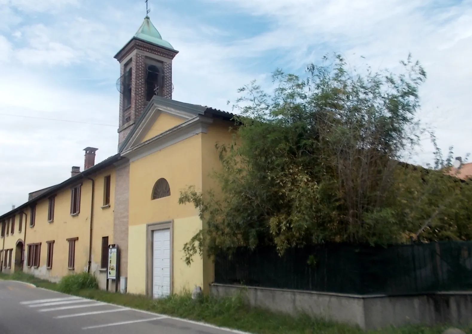 Photo showing: La chiesetta dei santi martiri Gervaso e Protaso alla frazione Poglianasca di Arluno