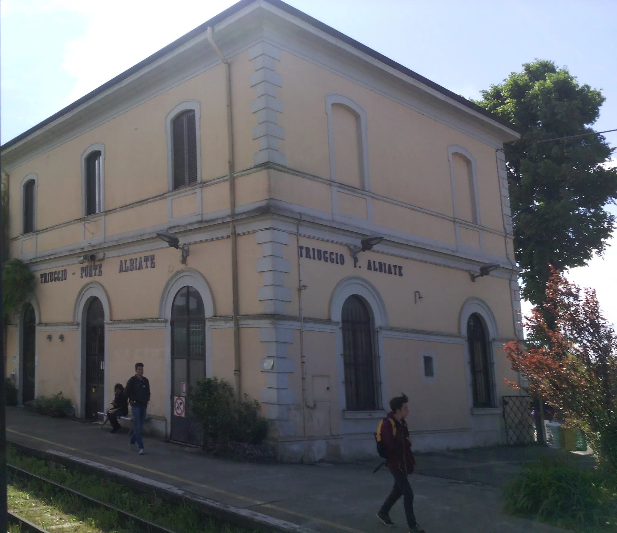 Photo showing: Cascina Robasacco a Triuggio (Monza e Brianza) in località Zuccone, prospetto nord su Via Conte Stefano Iacini provenienza Tregasio, direzione Triuggio