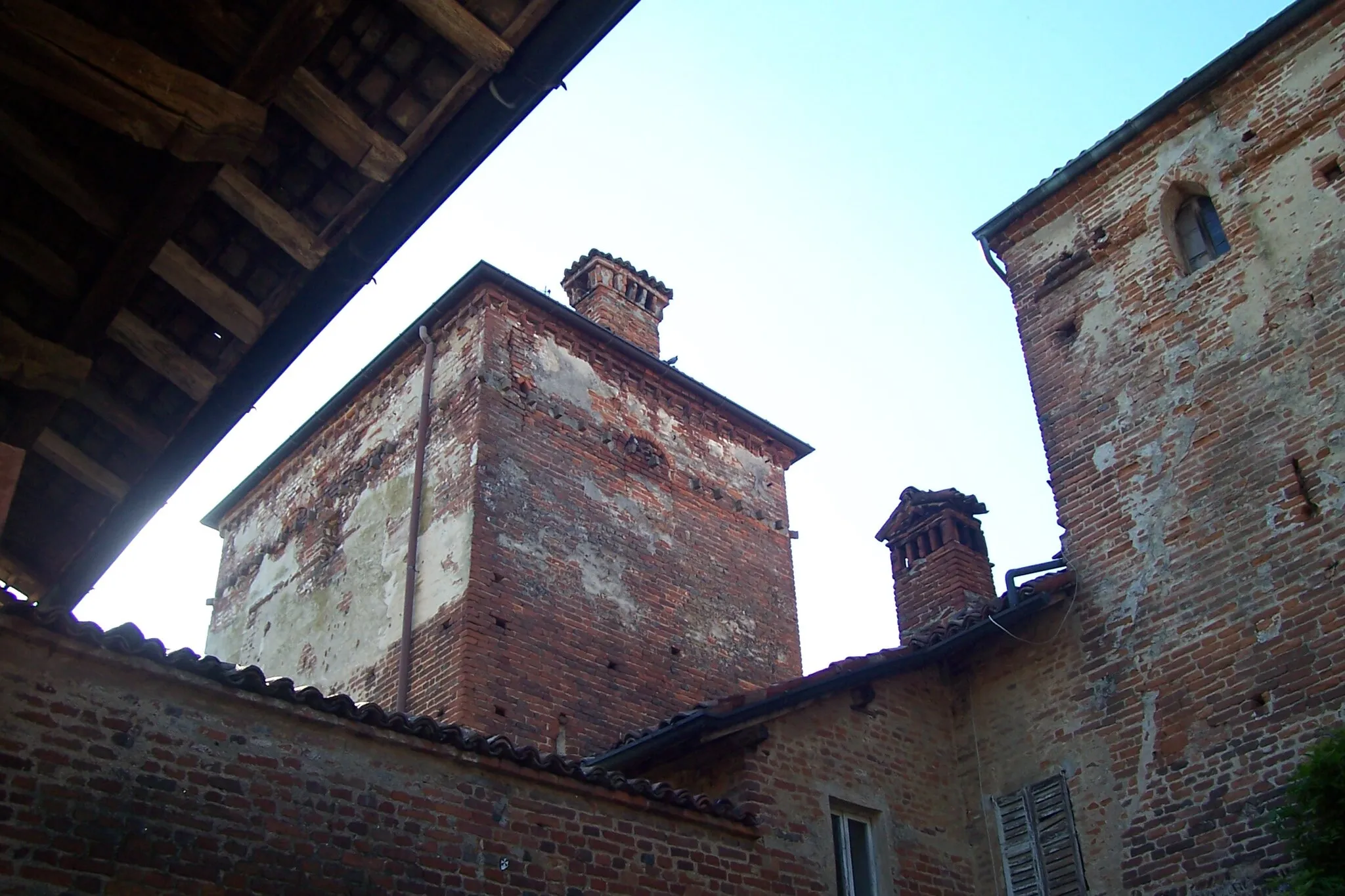 Photo showing: Lardirago, (Pavia) uno scorcio del castello