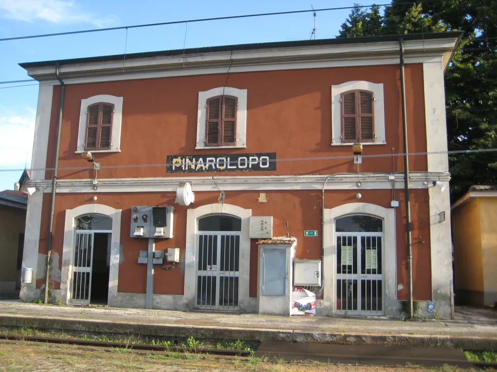 Photo showing: Stazione ferrovia di Pinarolo Po sulla linea Bressana Bottarone-Broni