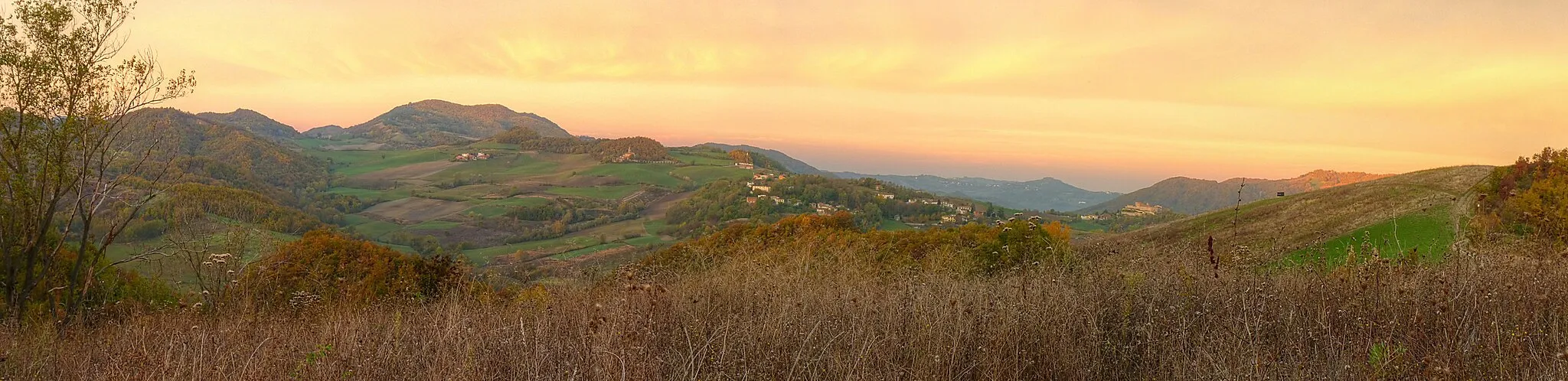 Photo showing: Panorama autunnale di Montesegale