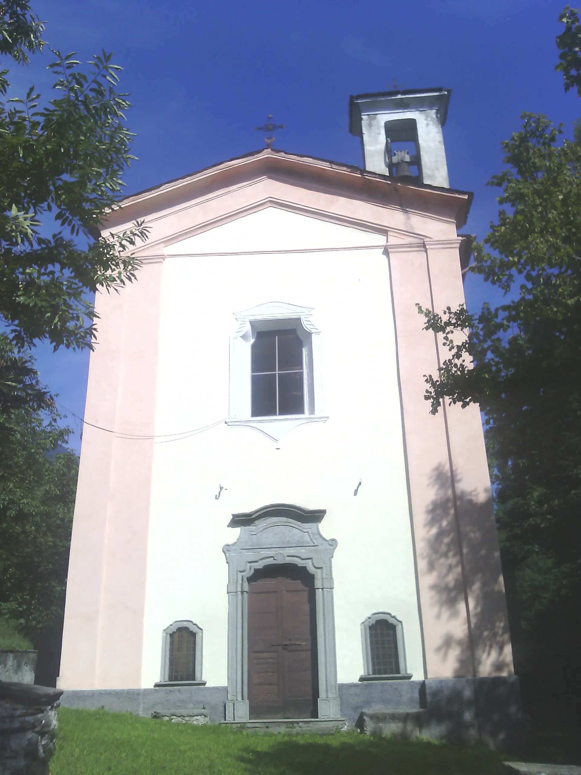 Photo showing: La chiesa della Madonna della Neve in località Siro, frazione di Cercino (SO)