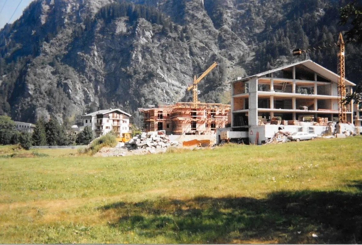 Photo showing: Cantieri a Campodolcino negli anni '90