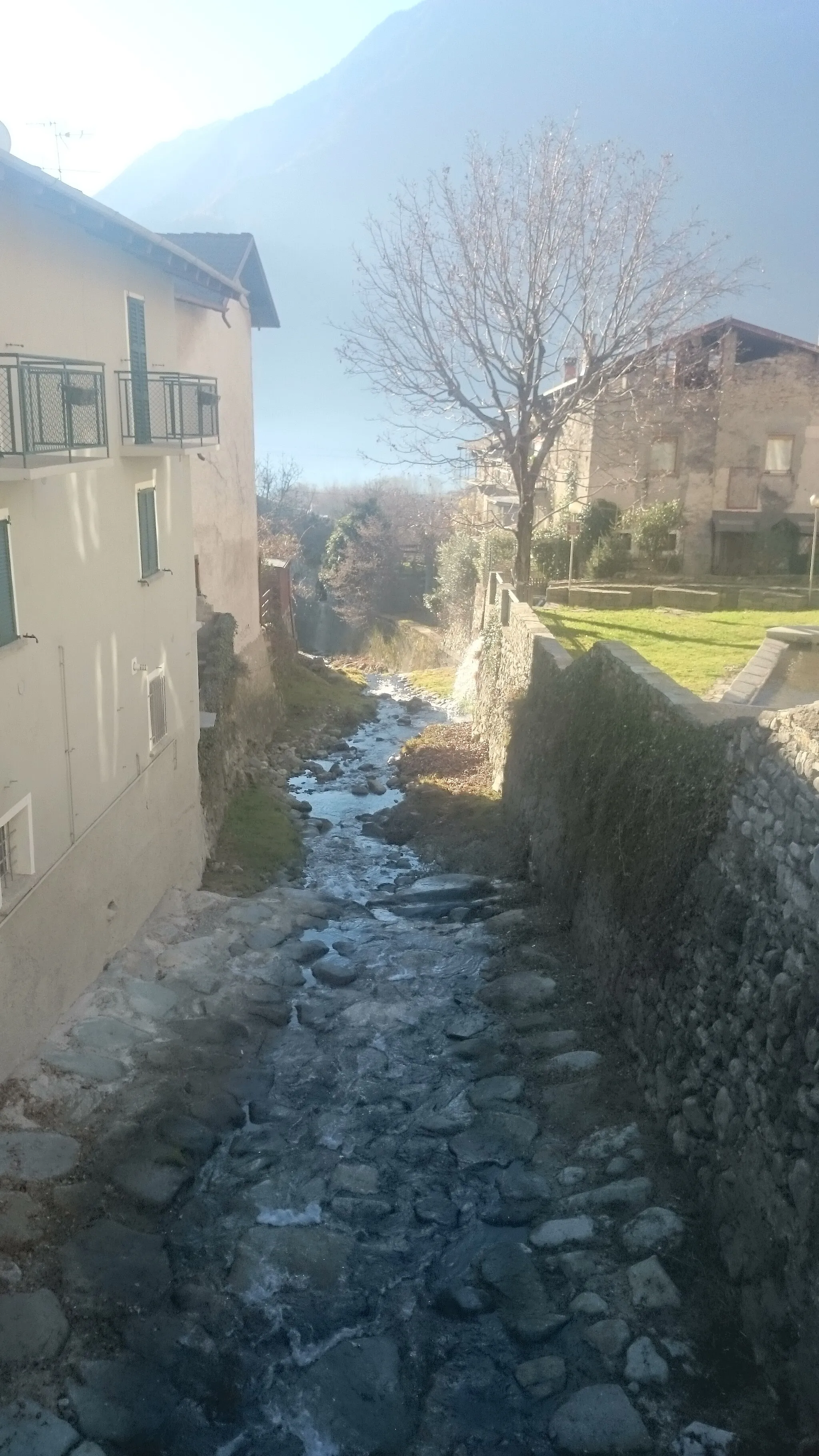 Photo showing: Torrente Finale nel centro abitato di Berbenno di Valtellina