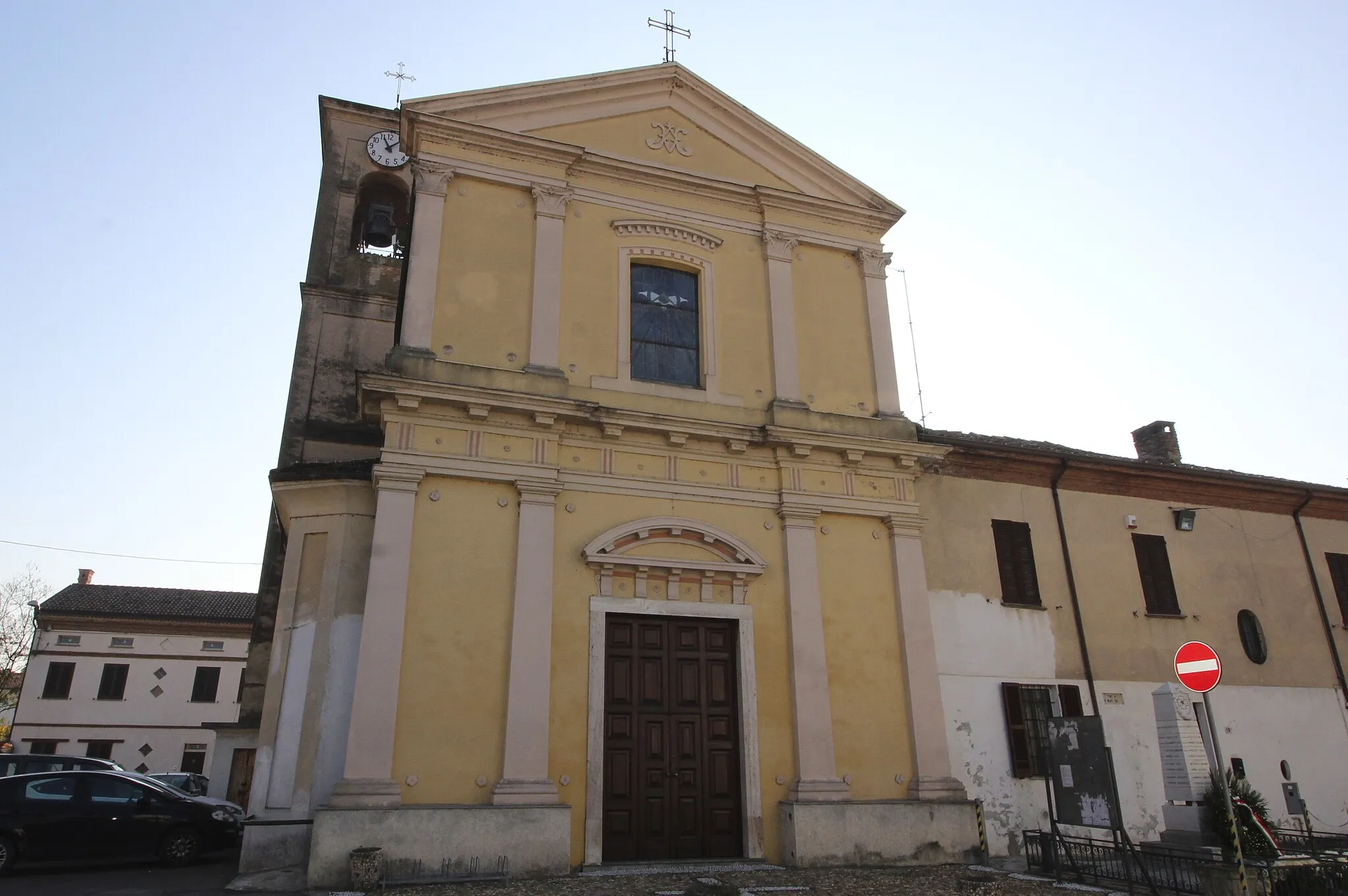 Photo showing: Church Natività di Maria Vergine, Cornale, Cornale e Bastida, Province of Pavia, Lombardy, Italy