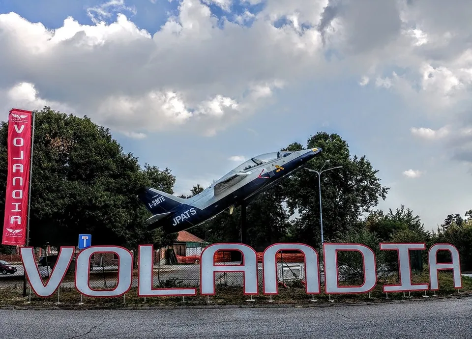 Photo showing: Ingresso museo Volandia con aereo