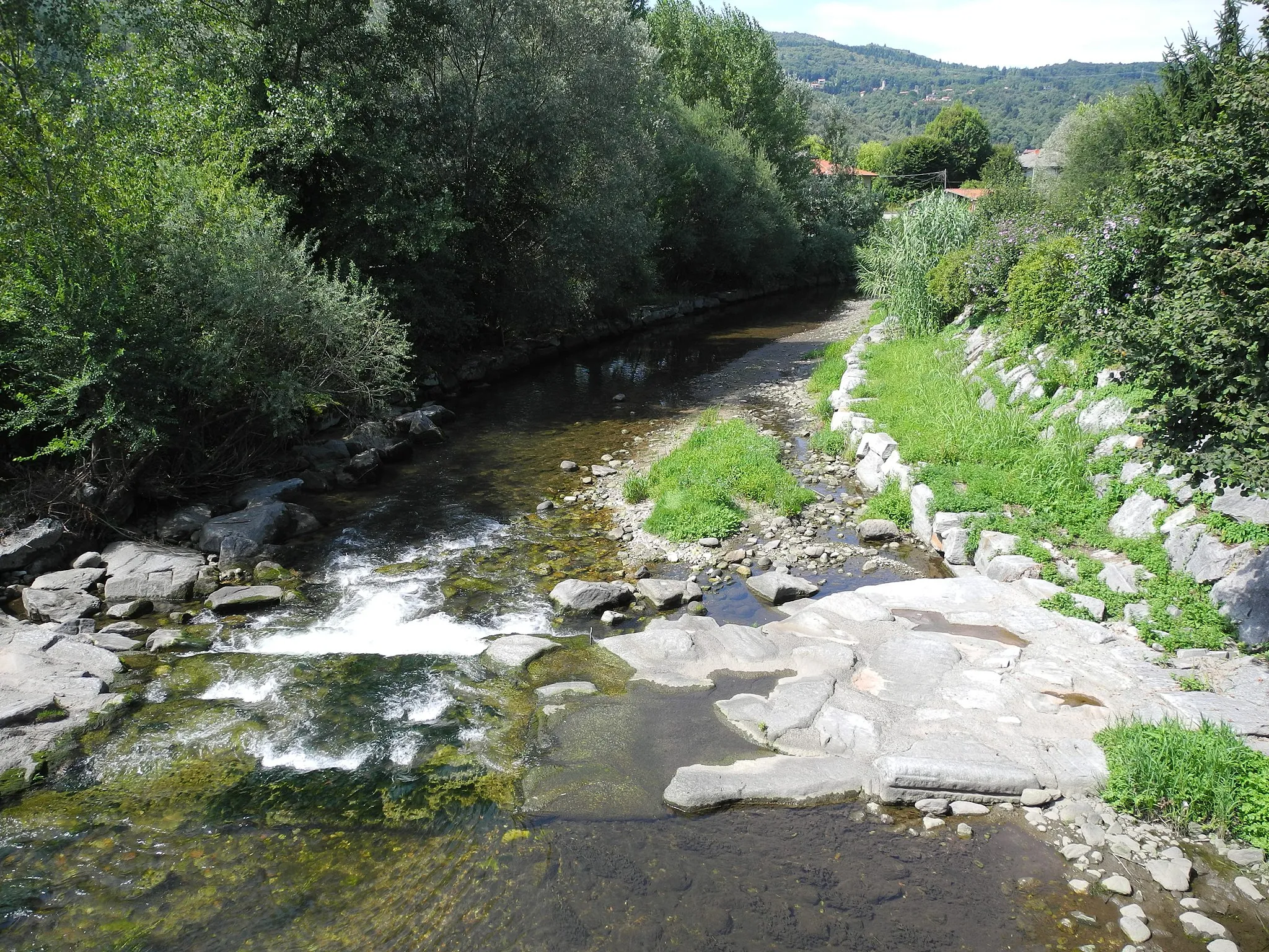 Photo showing: River Margorabbia from the bridge at Mesenzana